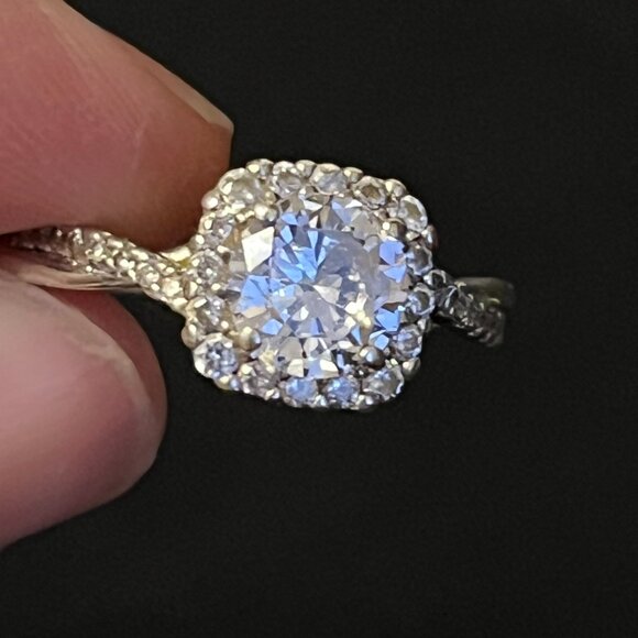 Sterling Silver Cubic Zirconia Halo Solitaire Ring – Size 8, Stamped 925 - Picture 6 of 9